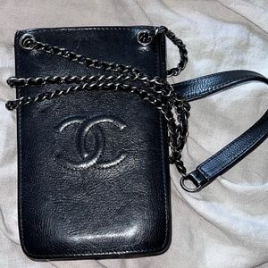 CHANEL VINTAGE CC PHONE HOLDER W/ CHAIN LINK STRAP
